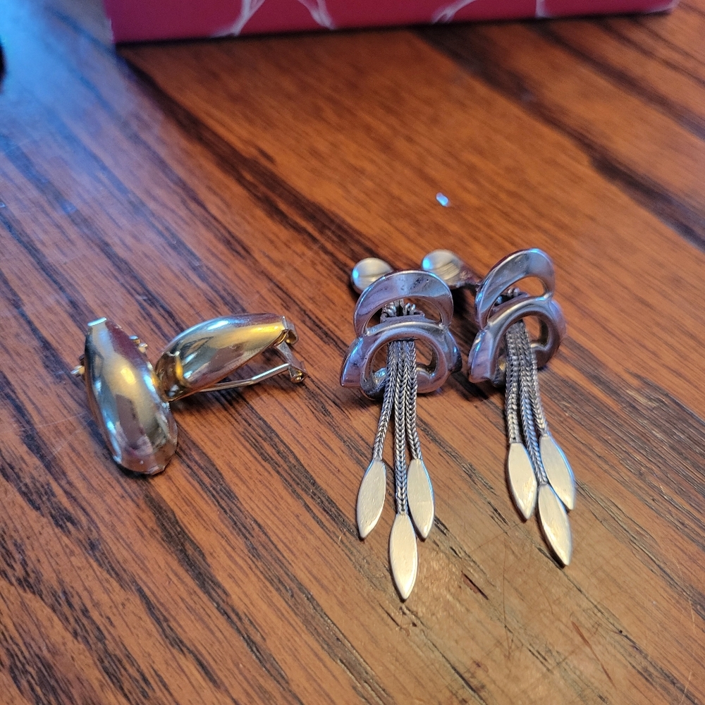 Vintage Monet Silver-tone & Unsigned Gold-tone Clip-On Earrings ~ 1970s? - Picture 16 of 16